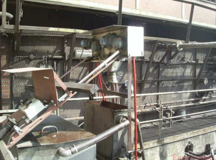 Ölskimmer-Längsklärbecken